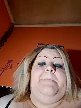 ducicsajsziii online show from April 12, 8:41 am