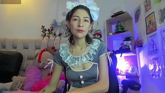 Snapshot of Gorgeous_Team chatting on December 11, 8:39 pm Gorgeous Team online show from December 11, 8:39 pm