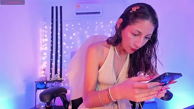 Snapshot of Gorgeous_Team chatting on February 28, 8:10 pm Gorgeous Team online show from February 28, 8:10 pm