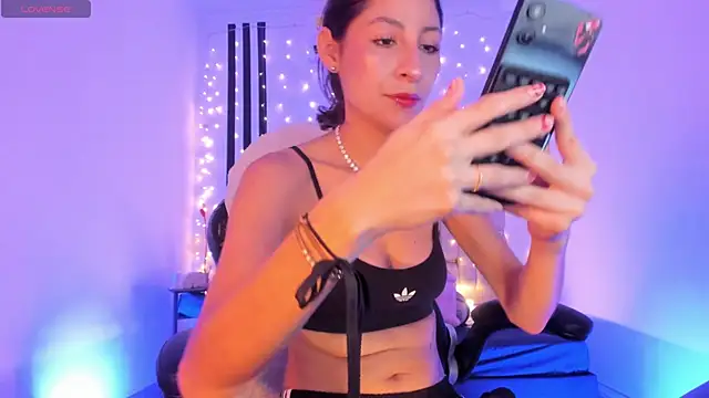 Gorgeous Team online show from March 17, 7:50 pm