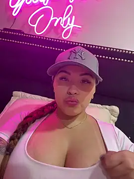 sexyyykloee online show from April 8, 5:07 am