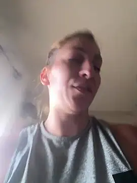 sofiah  online show from April 10, 9:25 am