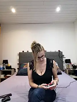 Madame Callie online show from June 30, 5:58 pm