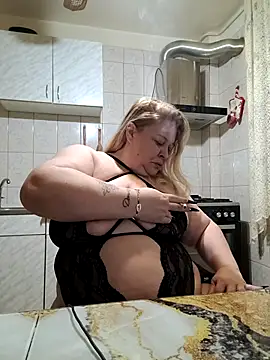 Snapshot of AriannaMilf chatting on November 1, 7:16 pm AriannaMilf online show from November 1, 7:16 pm