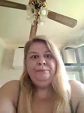 Snapshot of AriannaMilf chatting on November 5, 8:36 am AriannaMilf online show from November 5, 8:36 am