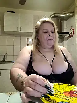 Snapshot of AriannaMilf chatting on November 13, 8:08 pm AriannaMilf online show from November 13, 8:08 pm