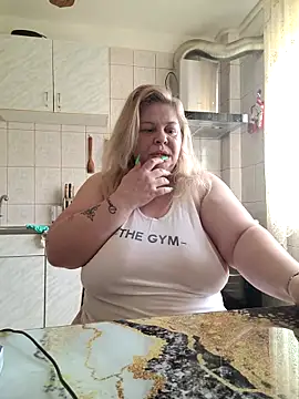 AriannaMilf online show from May 22, 10:10 am