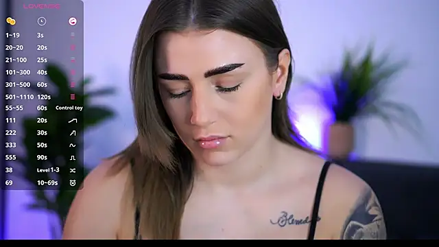 AishaCarter online show from October 11, 5:33 pm