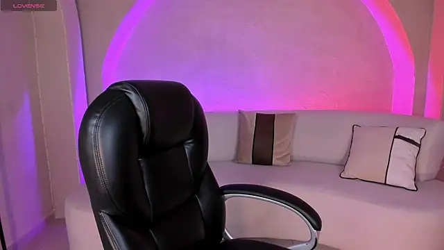 AlessiaCorleone  online show from October 9, 5:22 pm