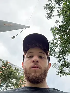 Snapshot of Juan_Castano chatting on November 21, 5:33 pm Juan Castano online show from November 21, 5:33 pm