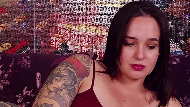 MeIisaLove online show from June 4, 7:20 pm