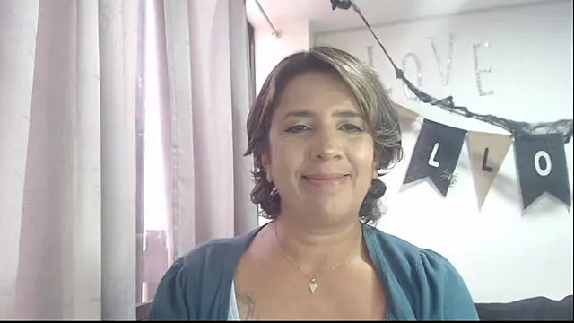 Snapshot of Victoria_meester chatting on October 21, 7:47 pm Victoria meester online show from October 21, 7:47 pm