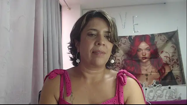 Snapshot of Victoria_meester chatting on November 12, 8:19 pm Victoria meester online show from November 12, 8:19 pm