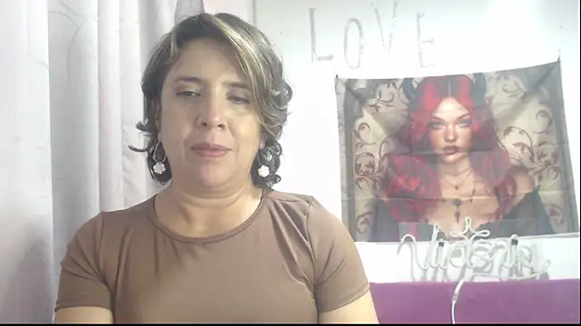 Snapshot of Victoria_meester chatting on November 16, 8:25 pm Victoria meester online show from November 16, 8:25 pm