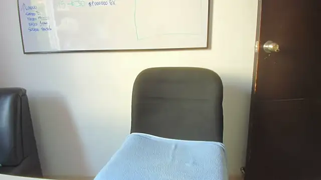 squirttati33 online show from November 5, 3:45 pm