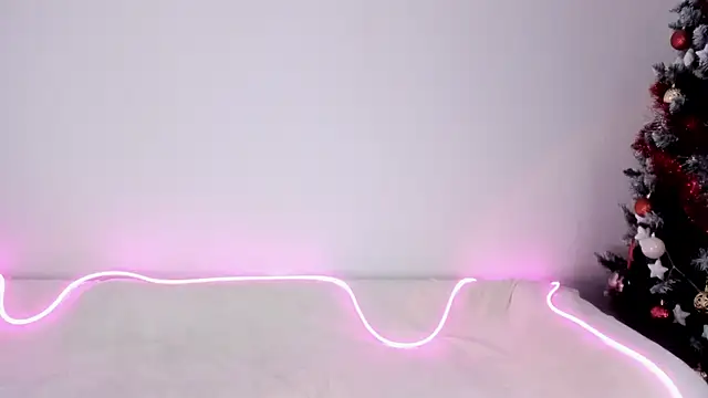 Snapshot of 666kisses chatting on January 22, 2:48 am 666kisses online show from January 22, 2:48 am