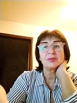 AlbinaXPretty online show from October 29, 5:25 pm