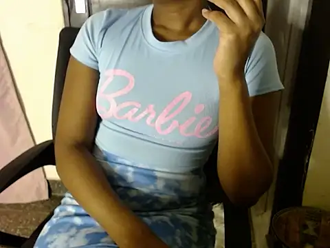 Snapshot of savage_laura chatting on November 3, 10:42 pm savage laura online show from November 3, 10:42 pm