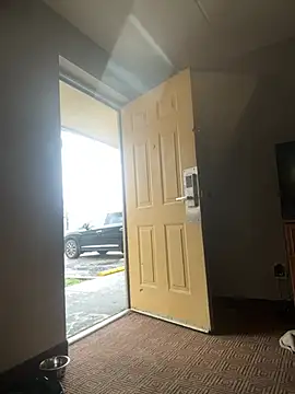 Stressreliever82 online show from April 4, 6:27 pm