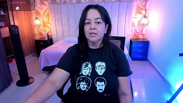 lucia vonne  online show from May 23, 7:29 pm