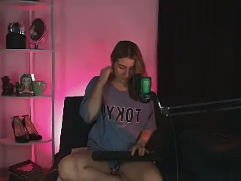 Snapshot of Dakotaa_ chatting on March 18, 3:53 am Dakotaa online show from March 18, 3:53 am