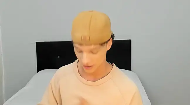 Snapshot of angelcortes chatting on March 15, 12:13 pm angelcortes online show from March 15, 12:13 pm