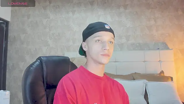 angelcortes online show from January 14, 9:52 pm