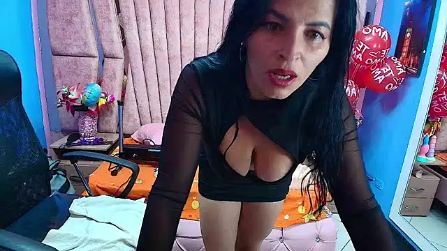 HornySkinny26 online show from December 20, 5:47 am