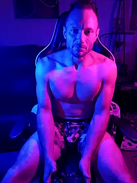 Snapshot of Funwithbrad1 chatting on December 11, 10:47 am Funwithbrad1 online show from December 11, 10:47 am