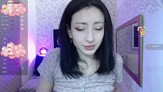 Snapshot of lili_hott63 chatting on December 26, 3:31 pm lili hott63 online show from December 26, 3:31 pm