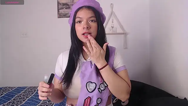 yungelitamor  online show from February 27, 8:17 am