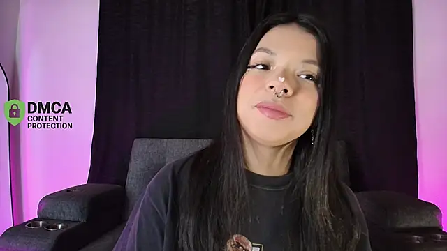 yungelitamor  online show from April 10, 5:45 am