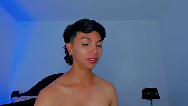 xhenisa  online show from September 10, 9:37 pm