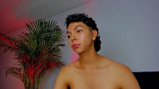 xhenisa  online show from November 20, 8:52 pm