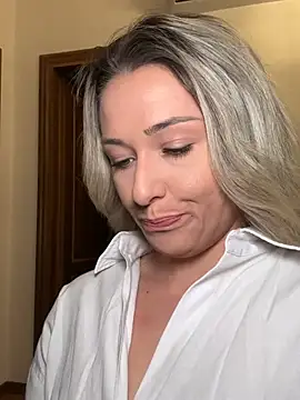 petrouchkaaa  online show from February 19, 8:43 am