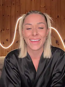 Snapshot of petrouchkaaa_ chatting on April 1, 7:55 pm petrouchkaaa online show from April 1, 7:55 pm