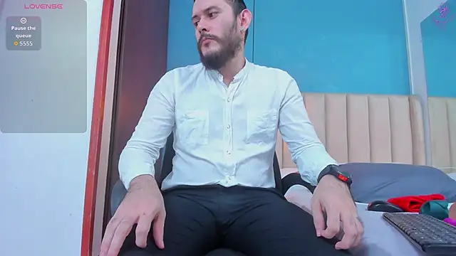 jeanpiere  online show from December 18, 5:13 am