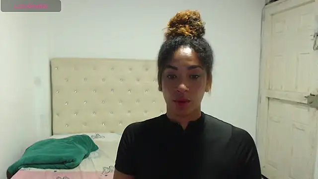 melisacruzz online show from January 19, 2:04 am