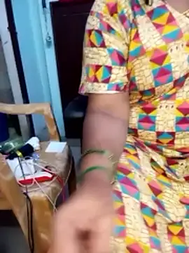 yours-kavaya online show from November 4, 8:02 am