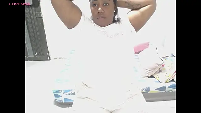 thickebonymilfF online show from December 1, 1:21 am