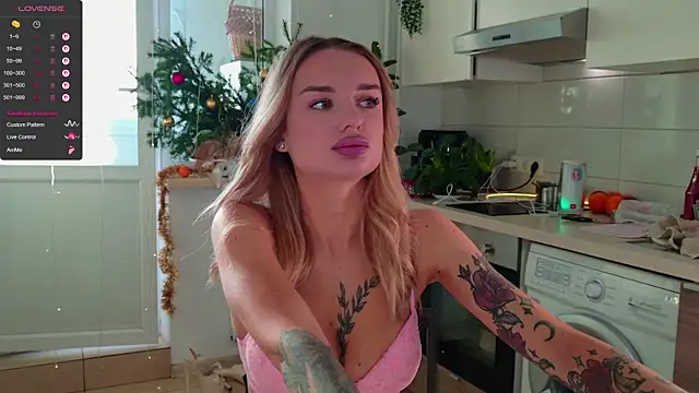 Snapshot of MissLovex chatting on January 17, 7:24 am MissLovex online show from January 17, 7:24 am