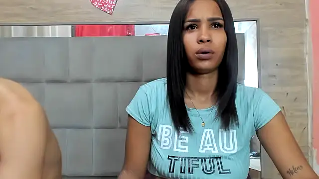 chicasirbo online show from October 18, 8:20 pm