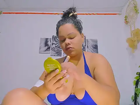 Snapshot of Alhelqueen chatting on February 17, 9:06 am Alhelqueen online show from February 17, 9:06 am