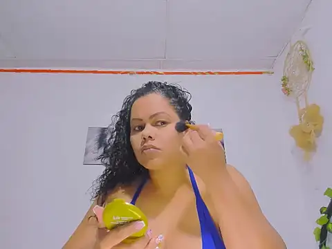 Snapshot of Alhelqueen chatting on February 19, 1:07 pm Alhelqueen online show from February 19, 1:07 pm