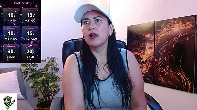 Snapshot of amalia_brunette chatting on March 3, 10:52 pm amalia brunette online show from March 3, 10:52 pm