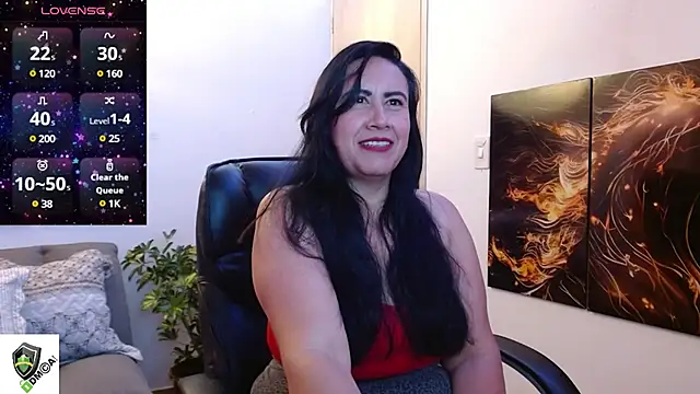 Snapshot of amalia_brunette chatting on March 12, 10:50 pm amalia brunette online show from March 12, 10:50 pm