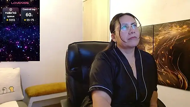 Snapshot of amalia_brunette chatting on January 8, 12:57 am amalia brunette online show from January 8, 12:57 am