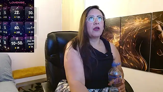 Snapshot of amalia_brunette chatting on January 13, 10:48 pm amalia brunette online show from January 13, 10:48 pm