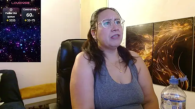 Snapshot of amalia_brunette chatting on January 16, 11:20 pm amalia brunette online show from January 16, 11:20 pm