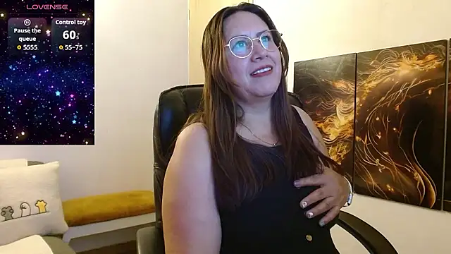 Snapshot of amalia_brunette chatting on February 10, 1:43 am amalia brunette online show from February 10, 1:43 am